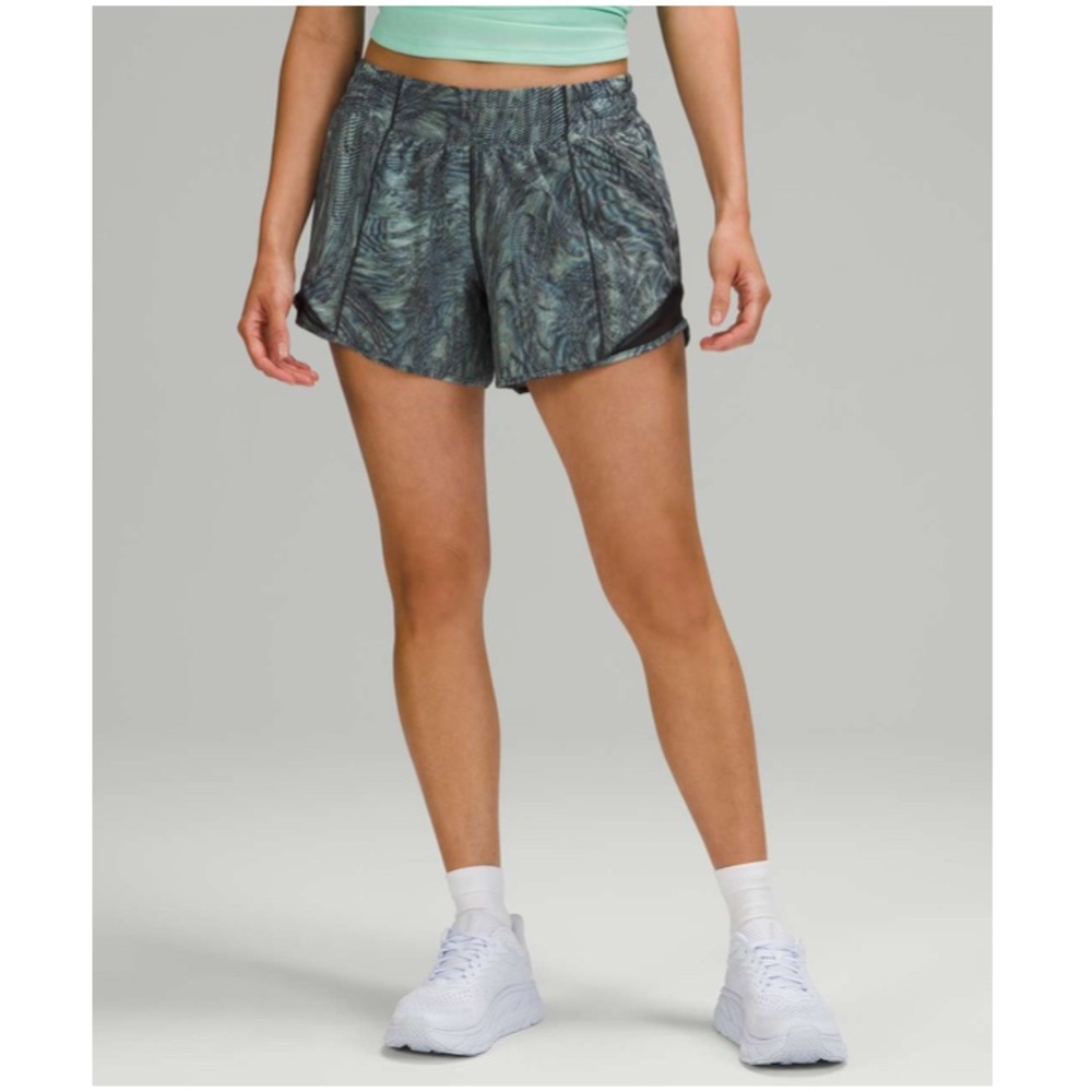 Lululemon Hotty Hot Size 14 Low Rise Short 4" Dimensional Icing Blue Multi Black